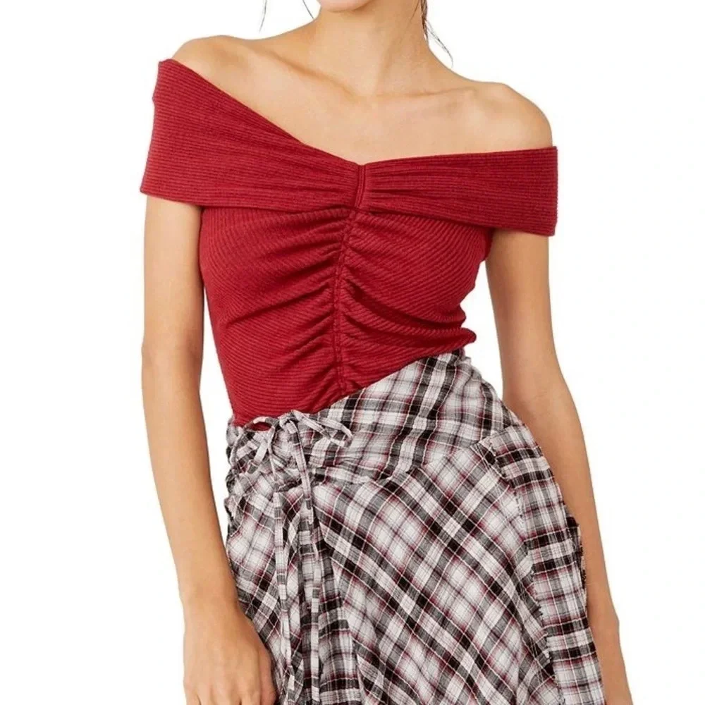 🎉🎉HOST PICK🎉🎉 FREE PEOPLE This Cutie Ruched Top in Stolen Kiss, Med, NWT